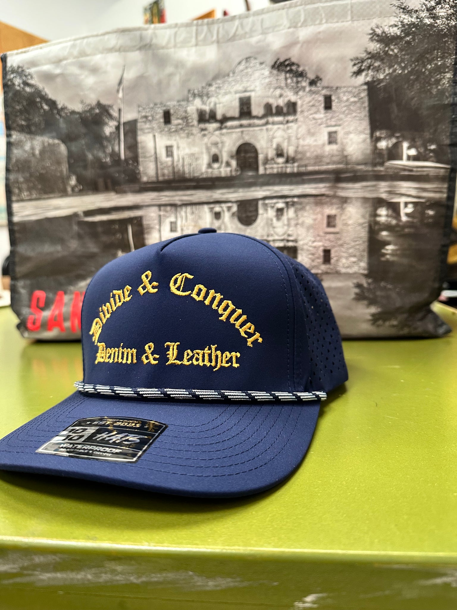 Hats Water proof, Divide & Conquer