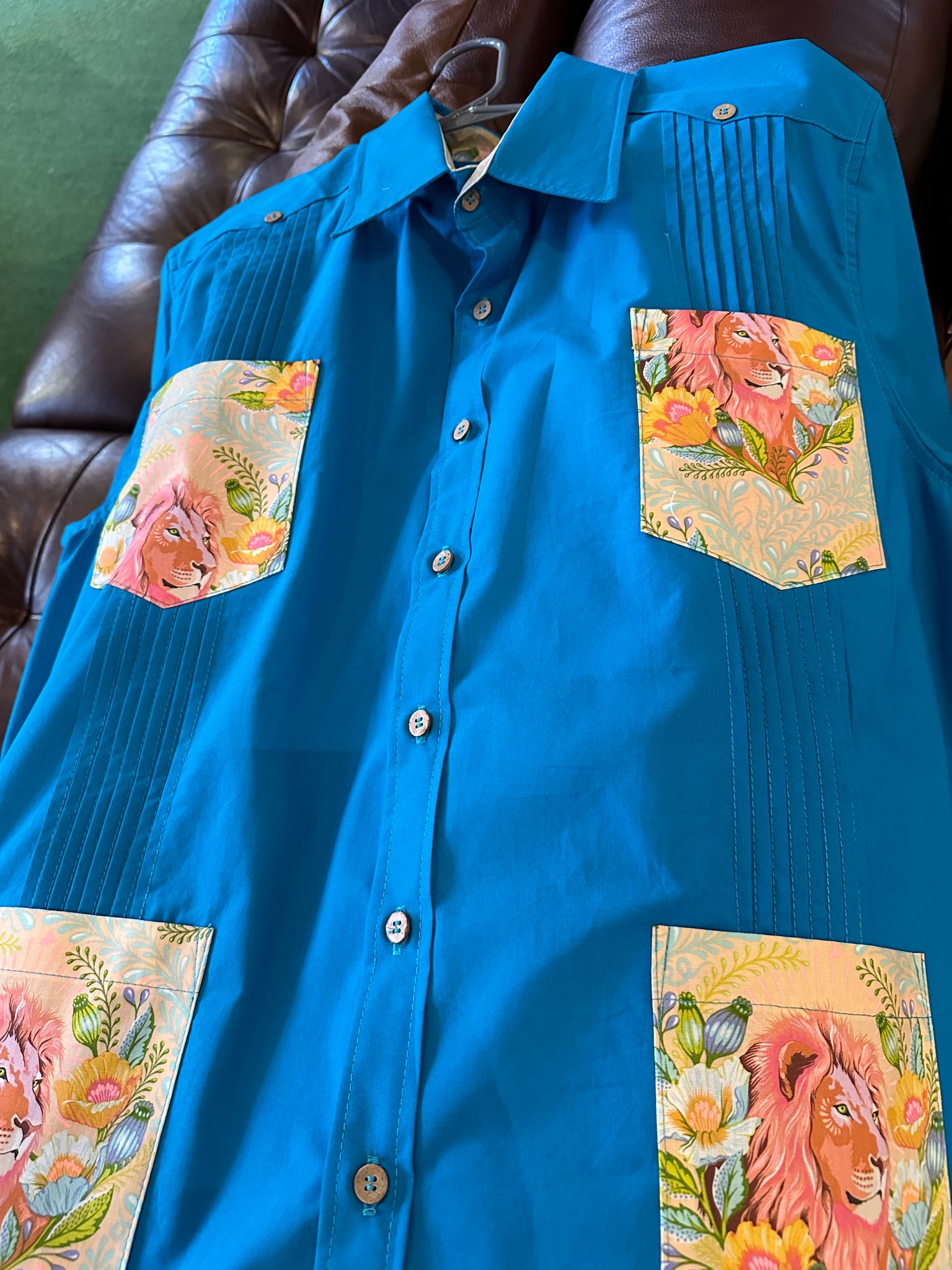 Light blue Leon guayabera