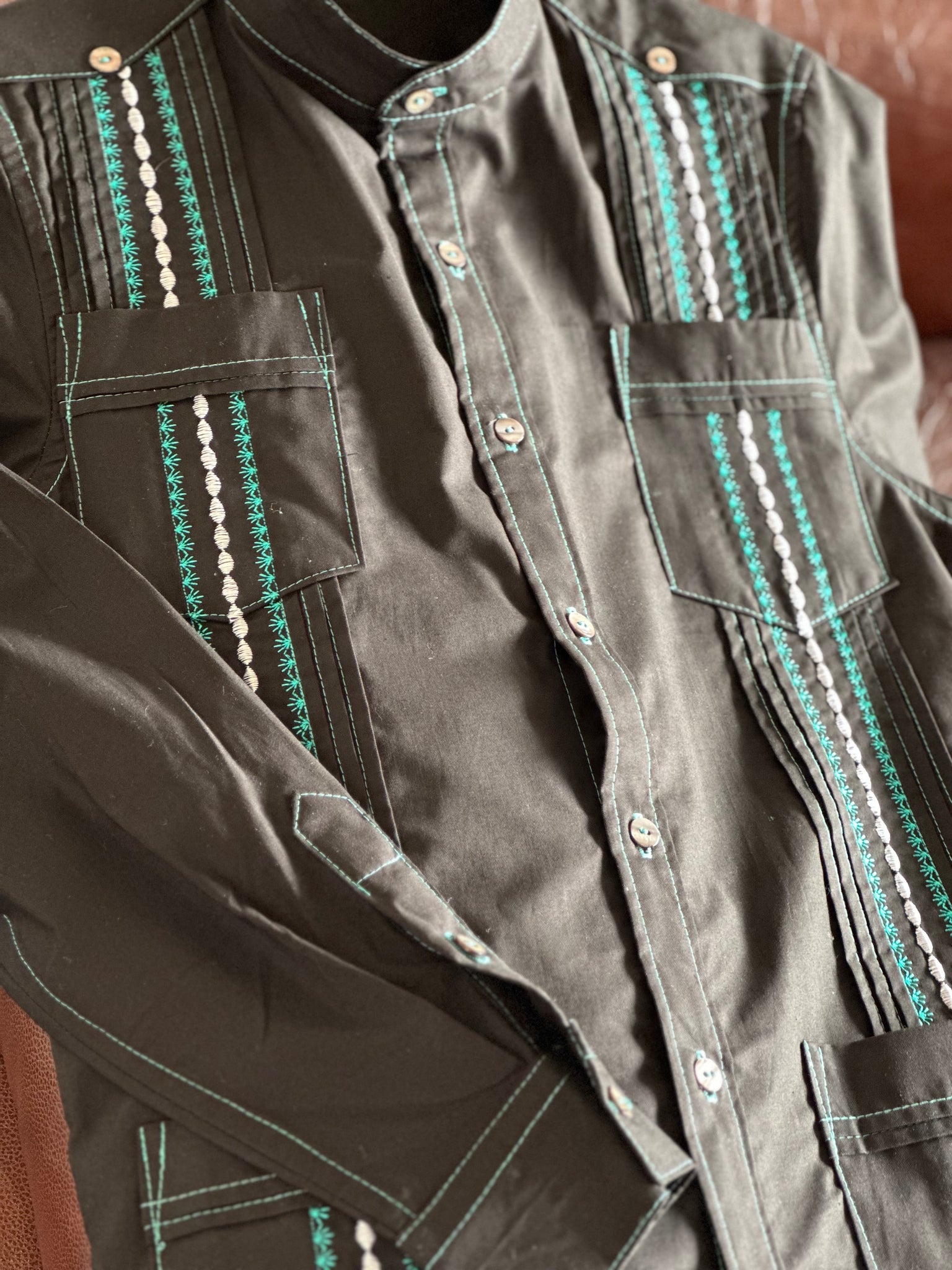 Mint chocolate chip guayabera Long sleeve