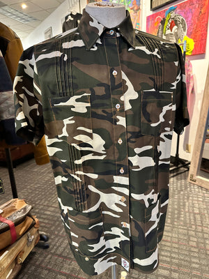 Camo guayabera