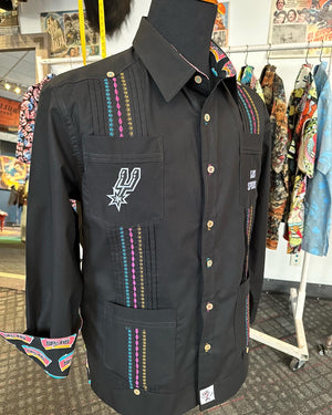 Los Spurs guayabera