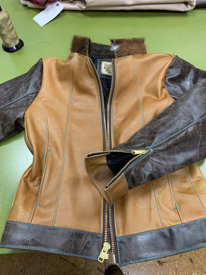 Women’s easy rider with fur on cowhide