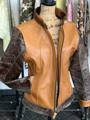 Women’s easy rider with fur on cowhide