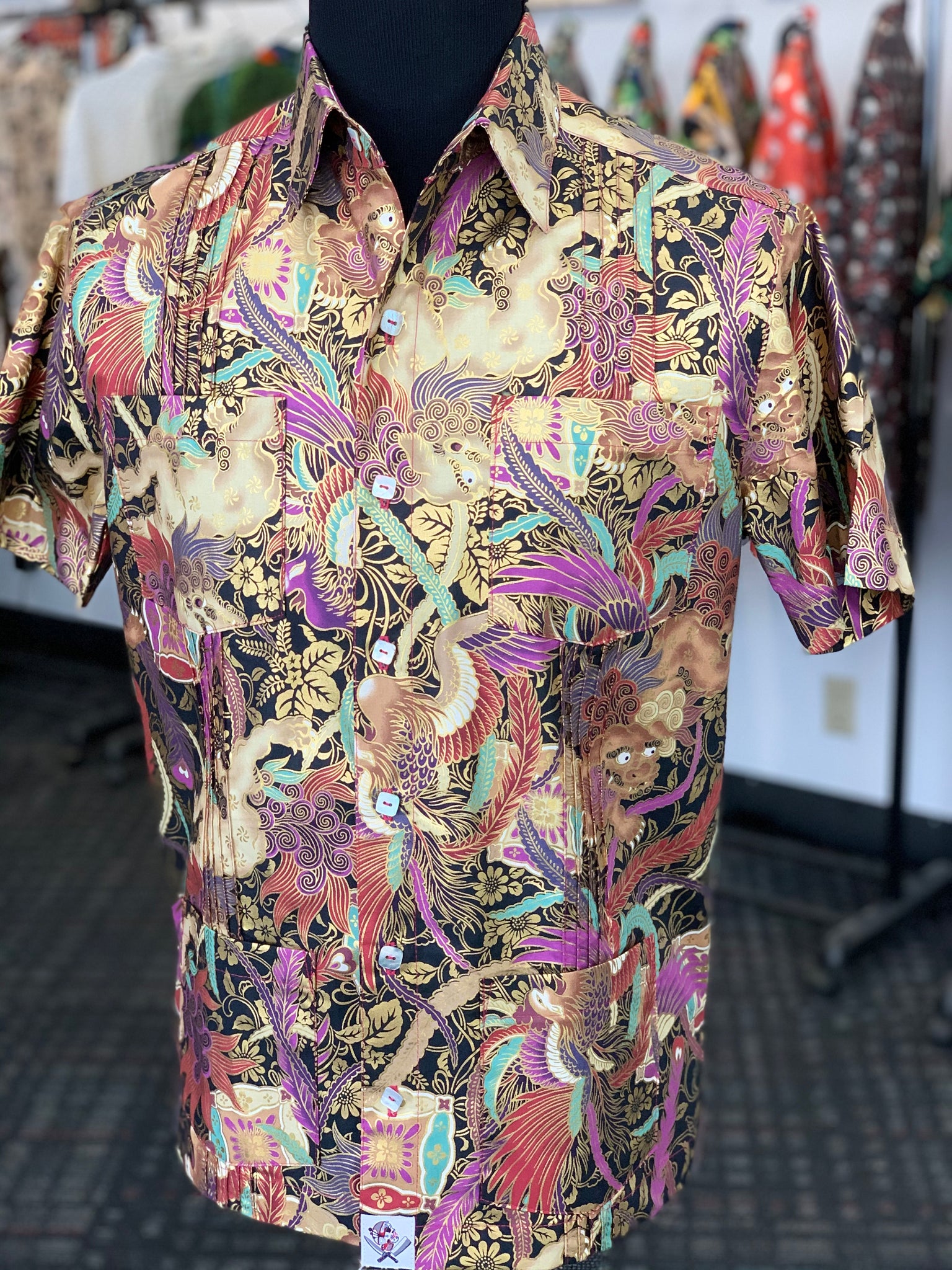 Lord of ChinaTown metallic guayabera