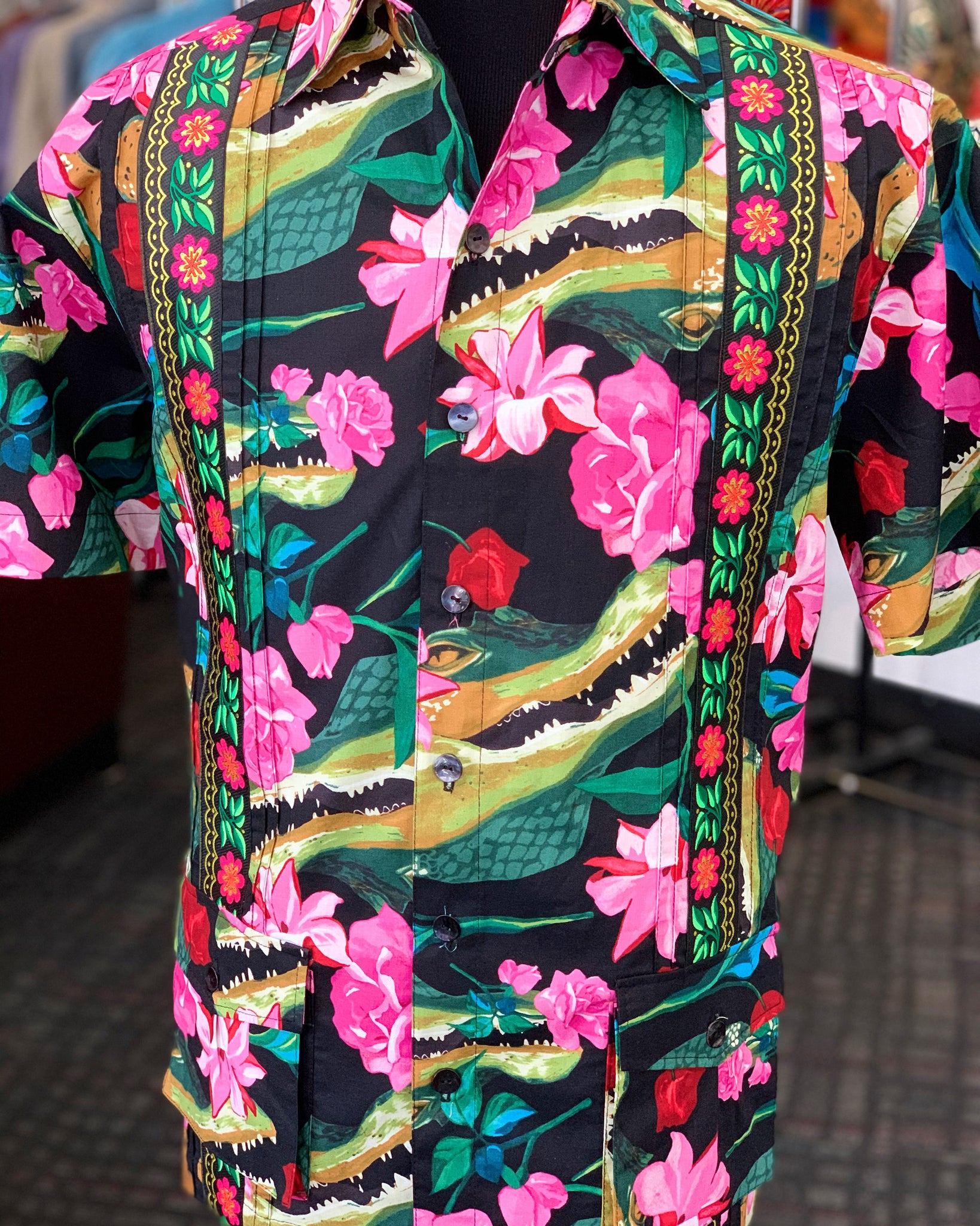 Alligator dance guayabera